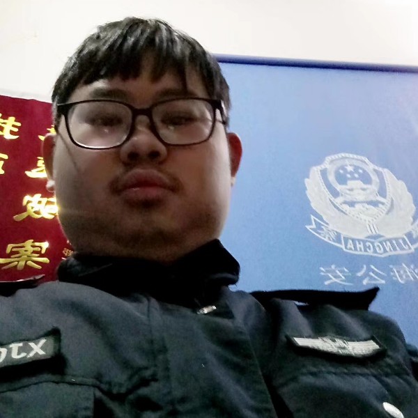 欢呼红酒的照片