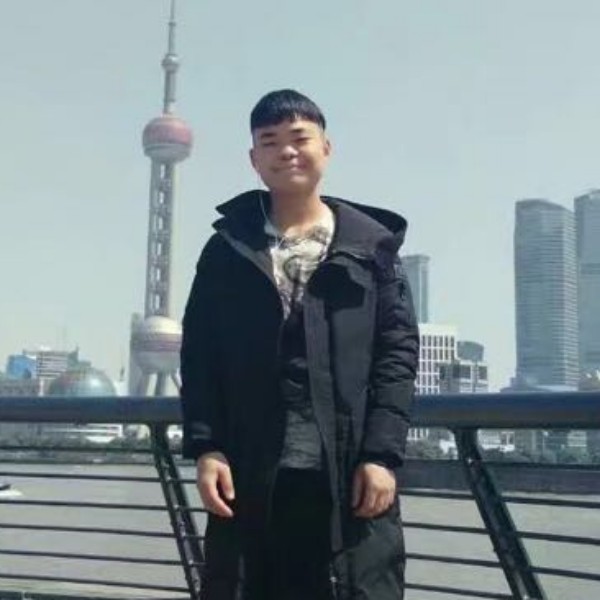 草莓高高的照片
