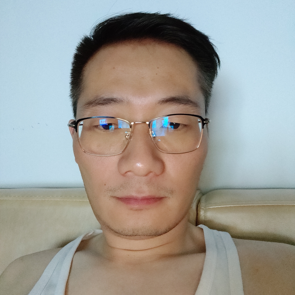 现实向玫瑰的照片