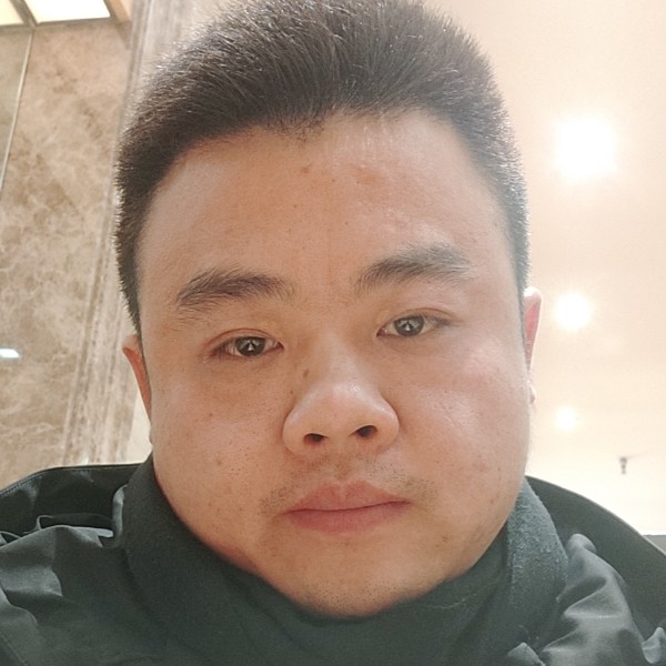 忠实的丑男的照片