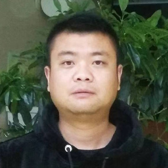 小松鼠方眼睛大的照片