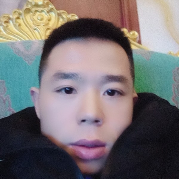 呓语泪了默默的照片