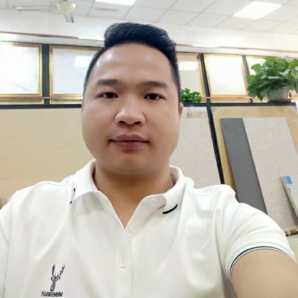 陶瓷建材专家的照片