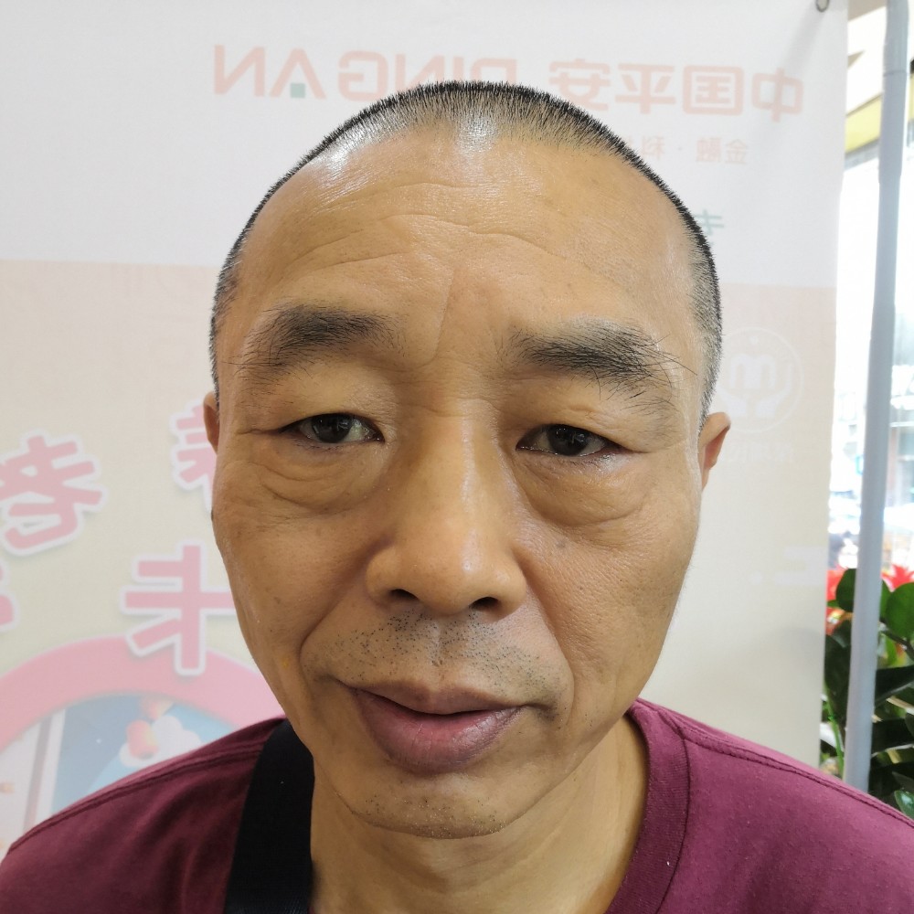 生动等待蝶舞的照片