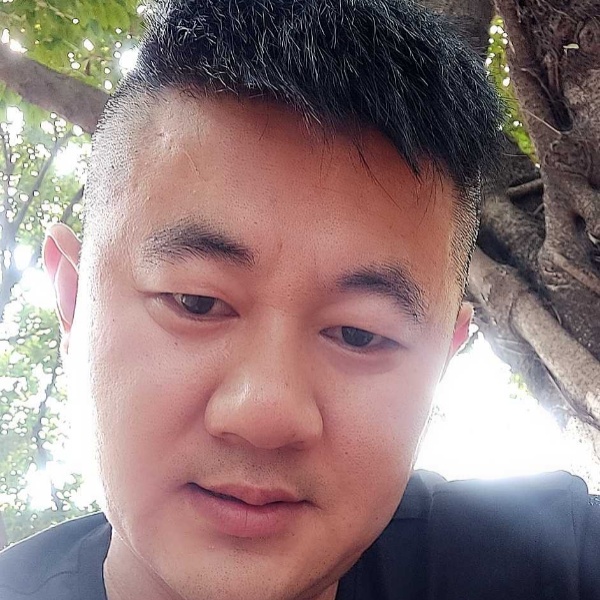 AAA伟少的照片