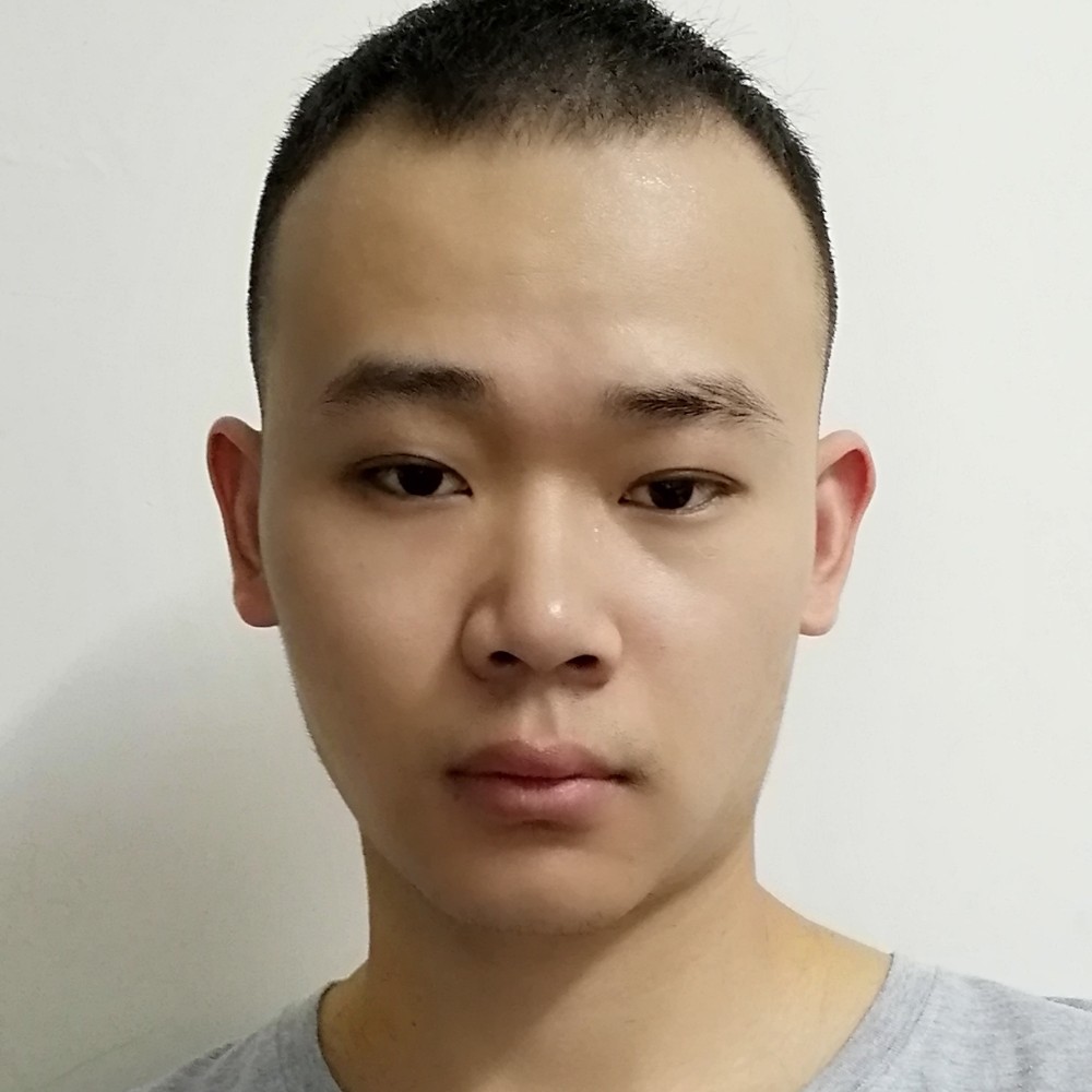 浅吻忧郁的照片