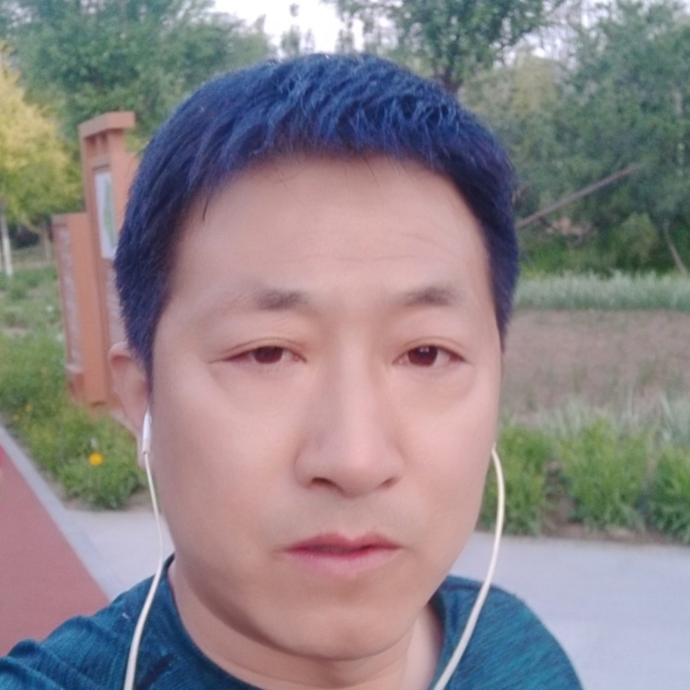 白云回眸友好的照片