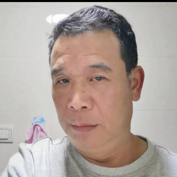 壮壮爸爸的照片