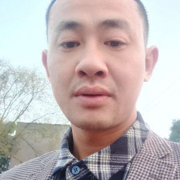 高山笑活泼的照片