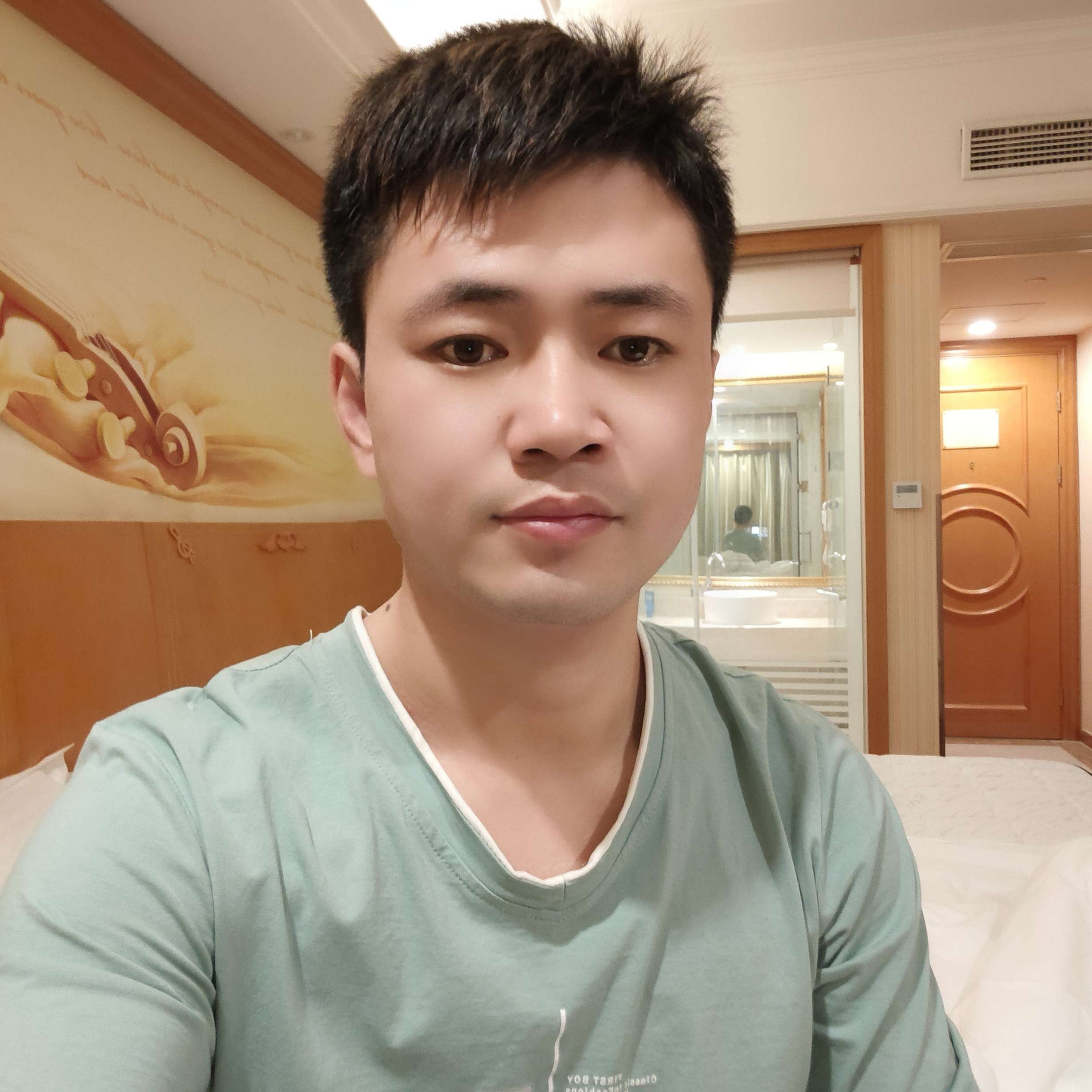 帆布鞋打自由的照片