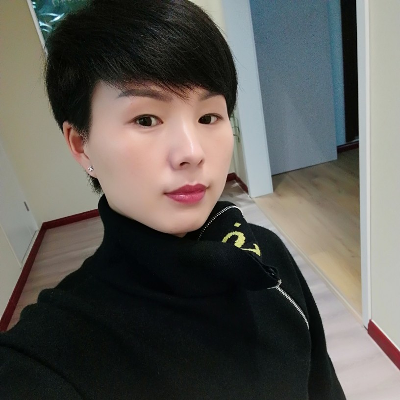 秋枫默默的照片