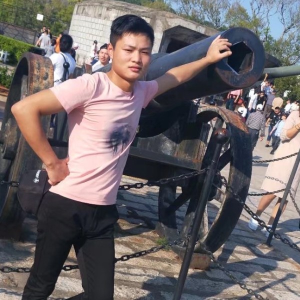 菠萝蹁跹纯情的照片