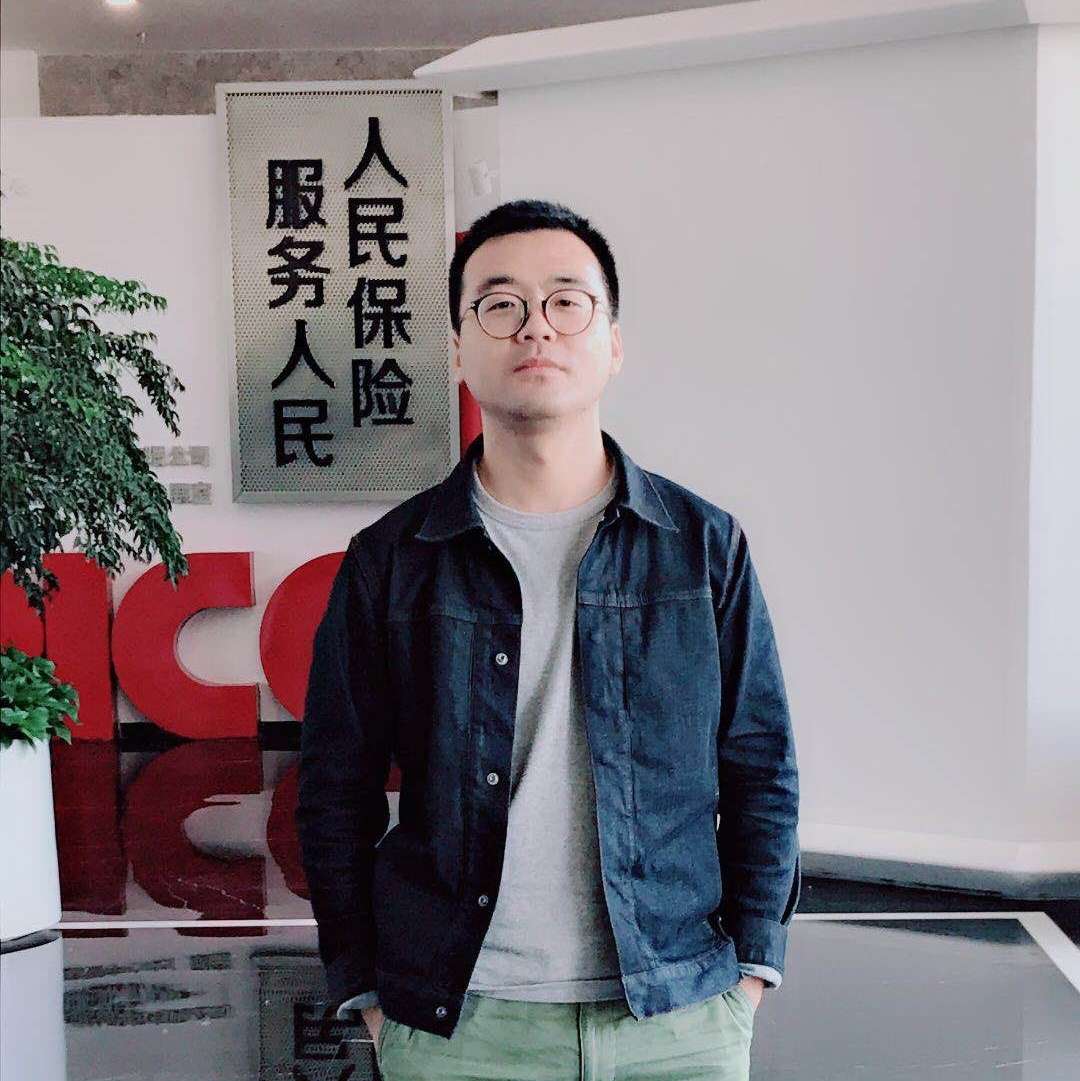 蘩藜挽手怡然的照片