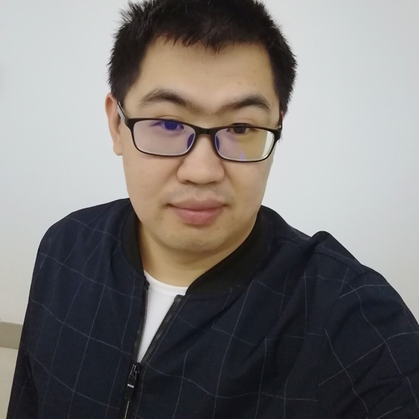 蜗牛闻一个人的照片