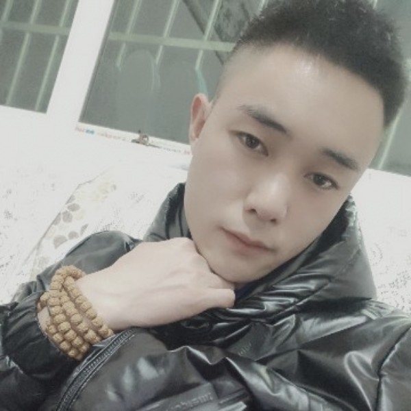路人方年轻的照片