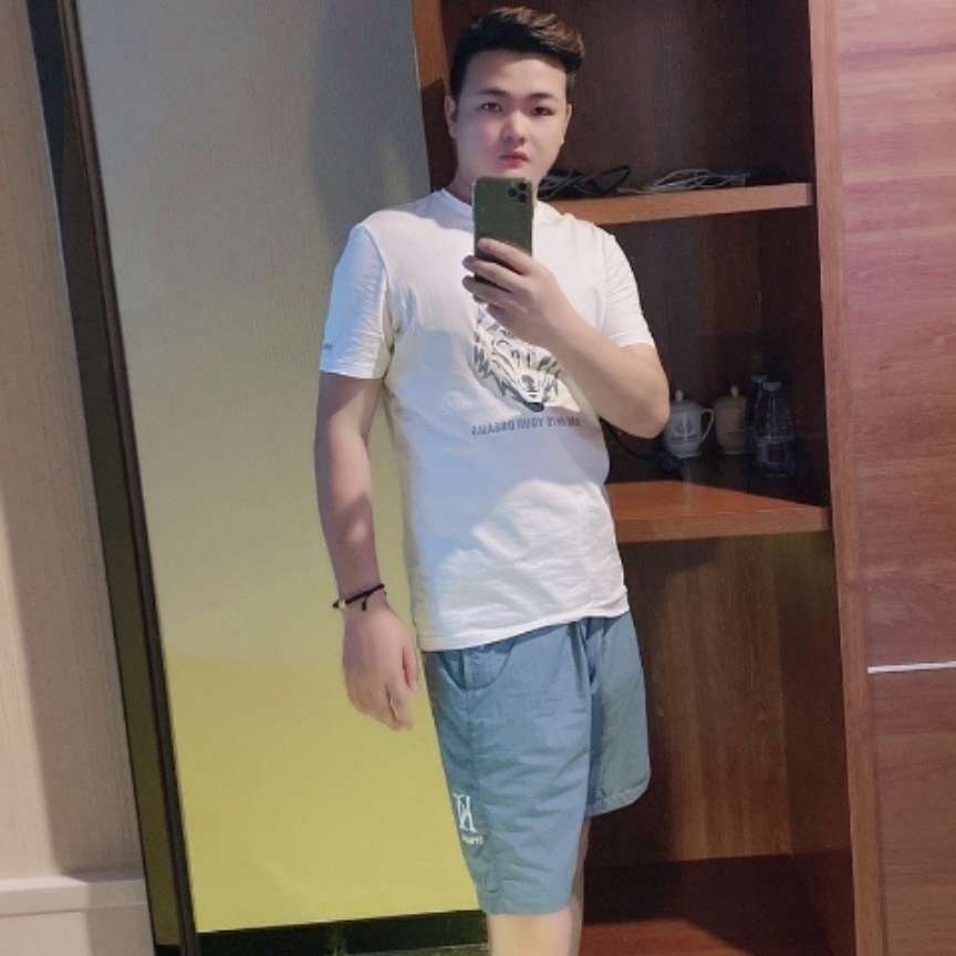 含蓄的天寂的照片