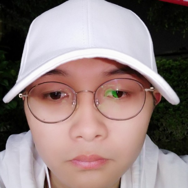 恬静蹁跹镜子的照片