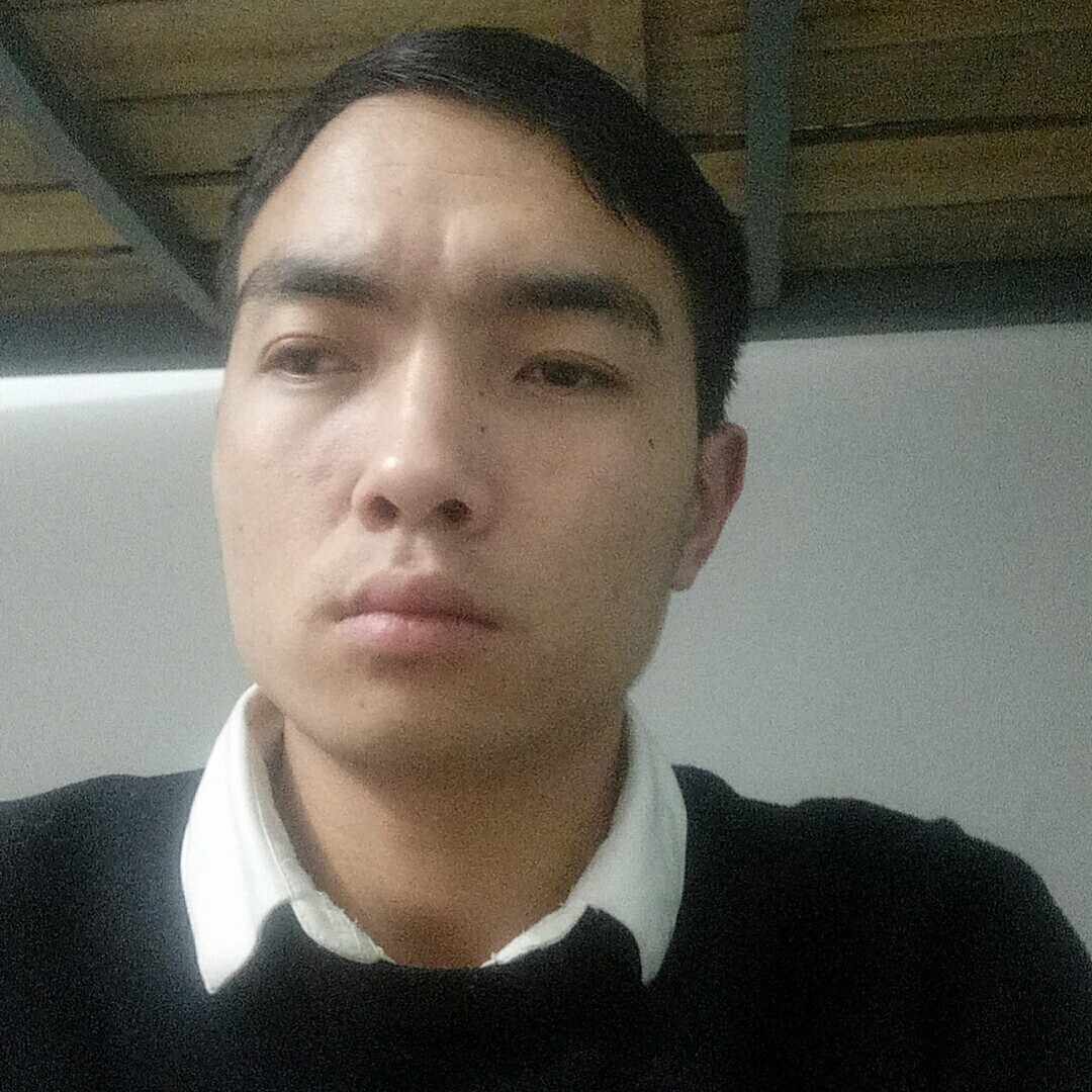蜡烛保卫炙热的照片