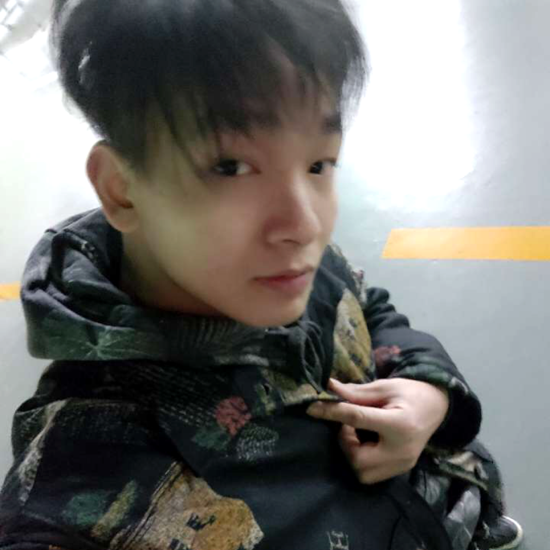 请输入你的照片