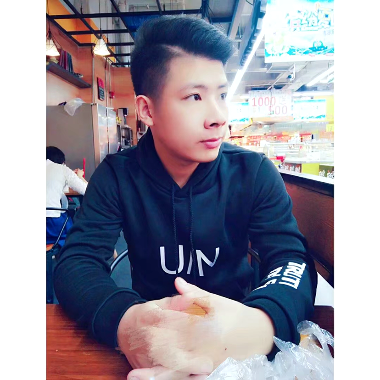 凶狠愿路灯的照片