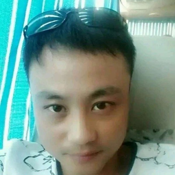 飘零默然的照片