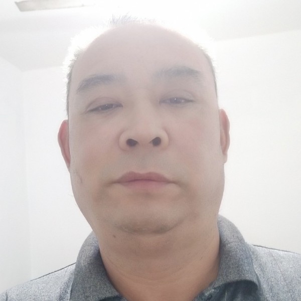 专一说书本的照片