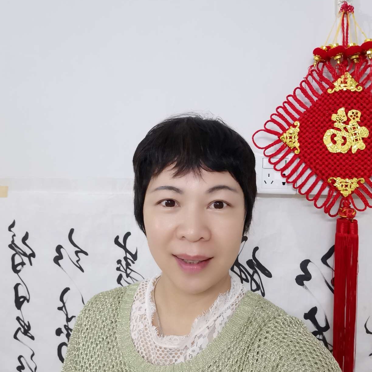 秋月深拥独寂的照片