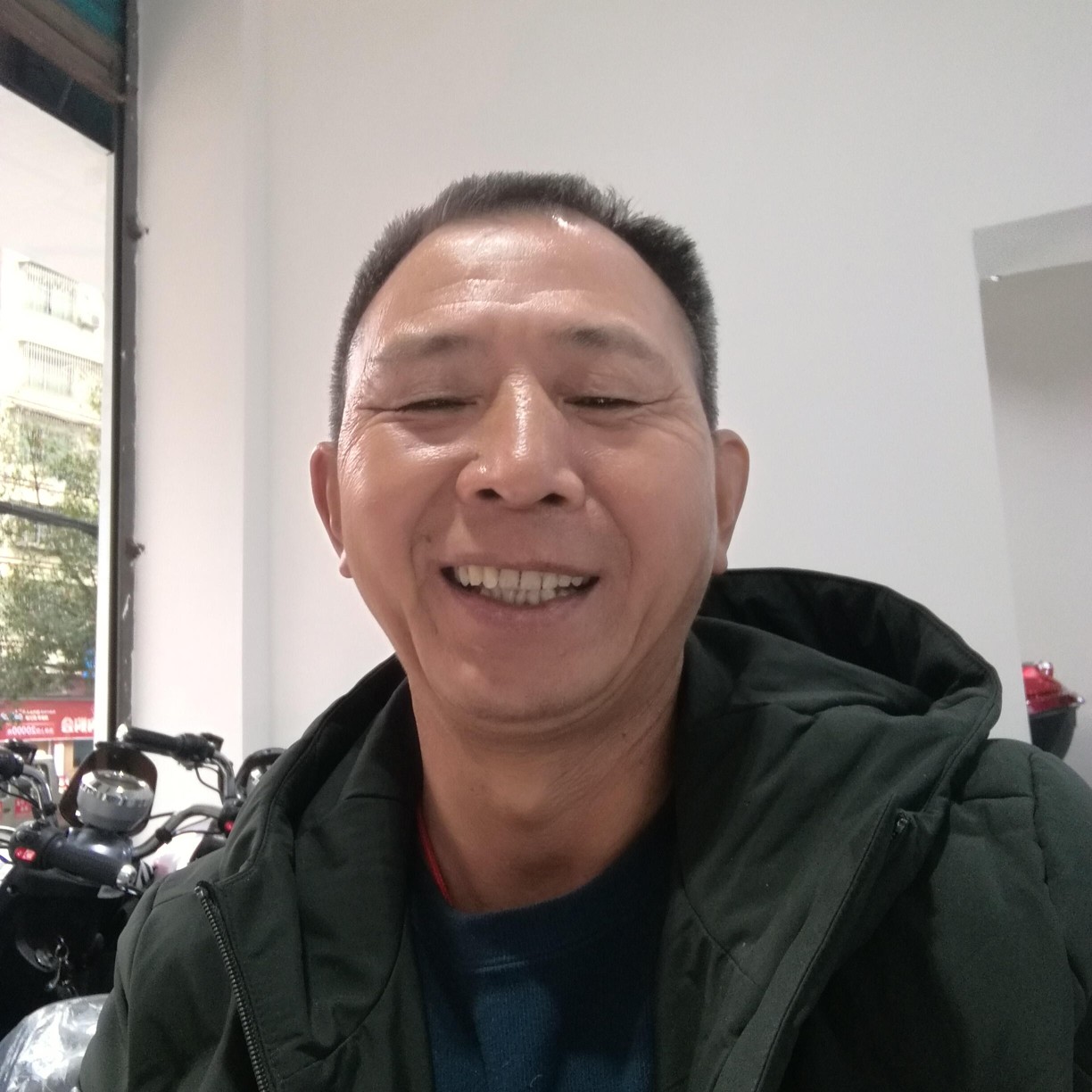 舒荷深拥初夏的照片