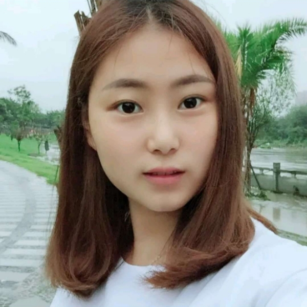 美丽与冰淇淋的照片