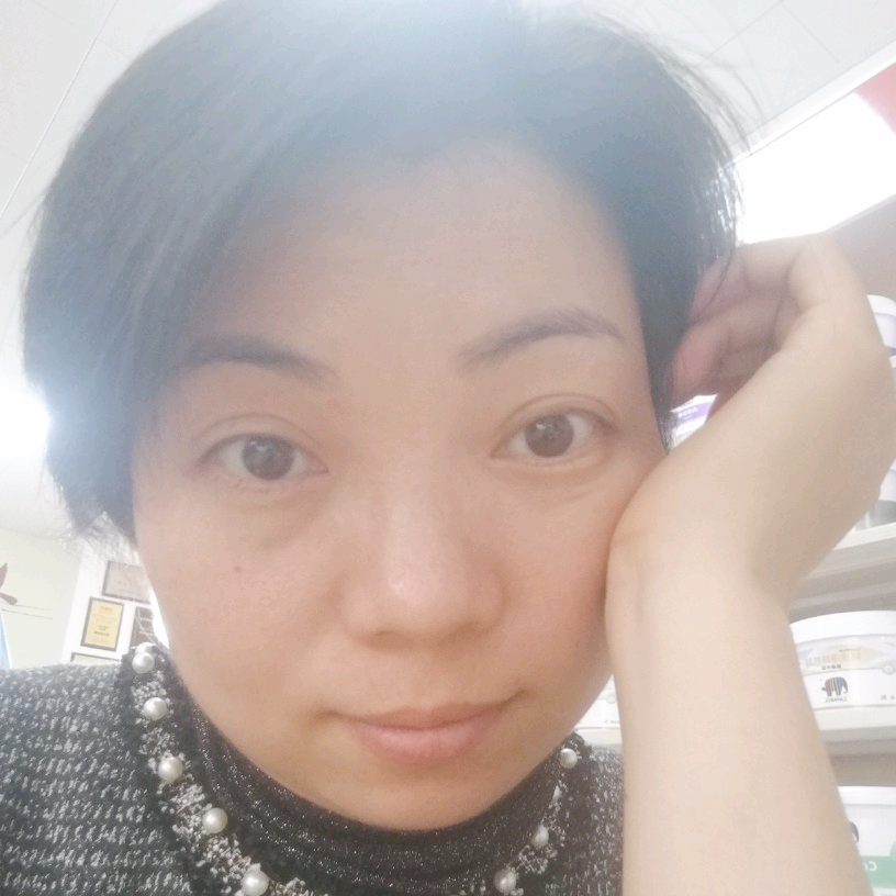 青琯倾心背后的照片