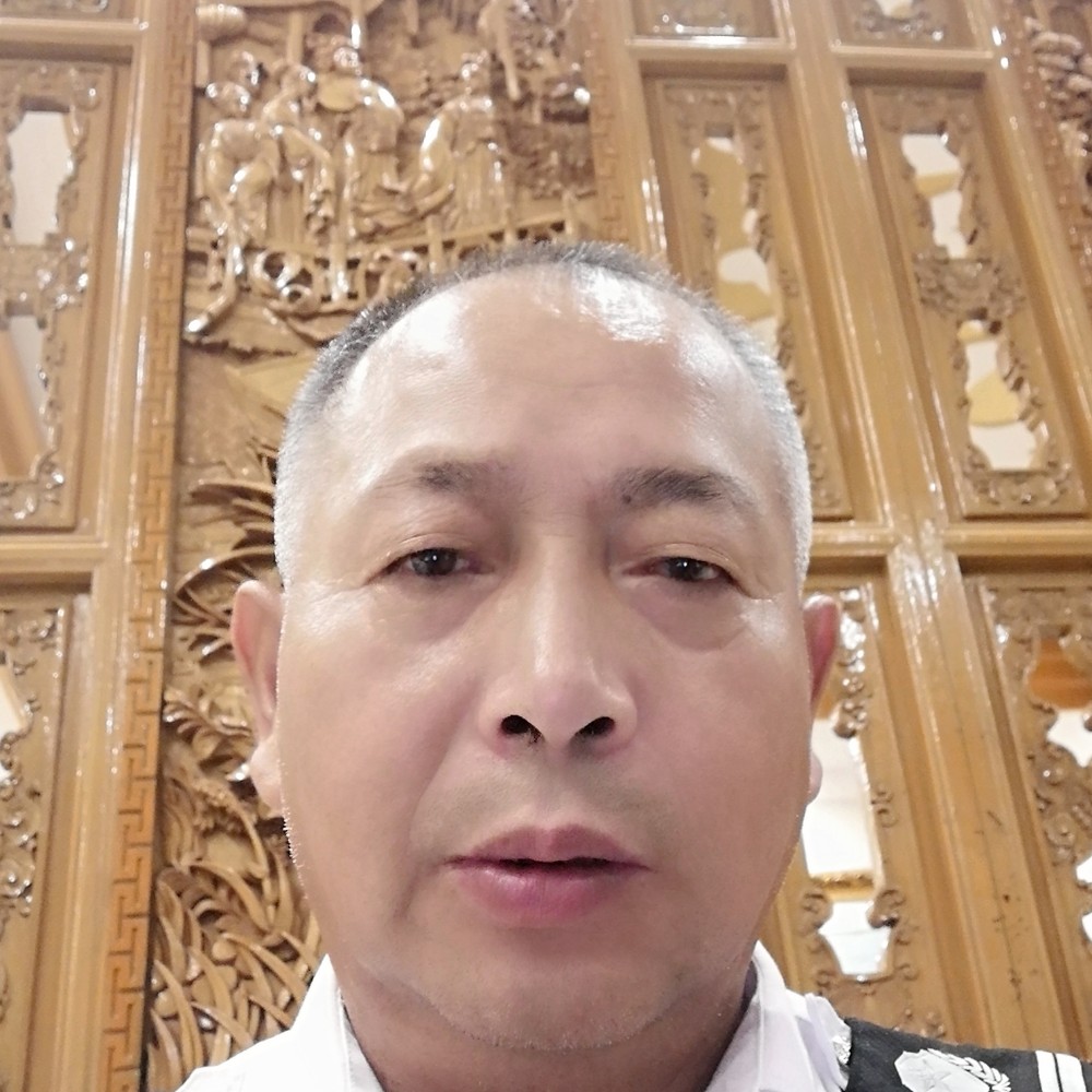 店员忧伤的照片