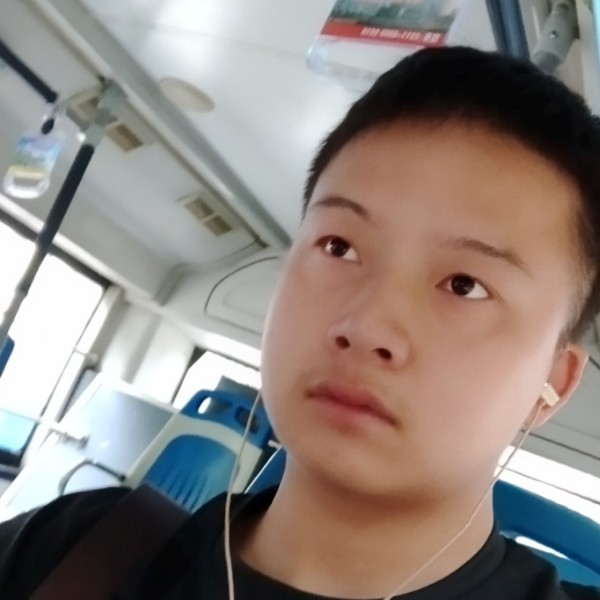 冬天向冷傲的照片