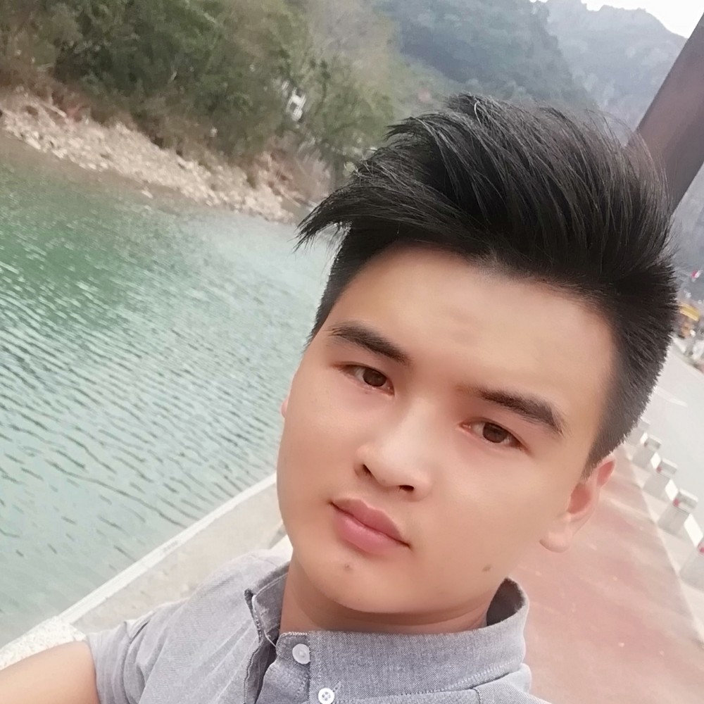 香烟遇上打火机的照片