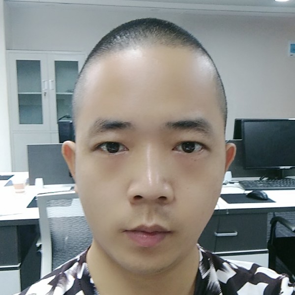 小蝴蝶浅吻繁荣的照片