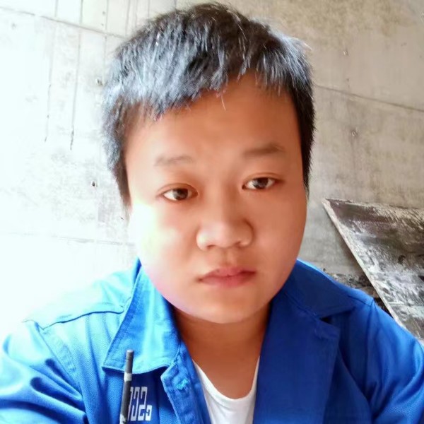shi yi的照片