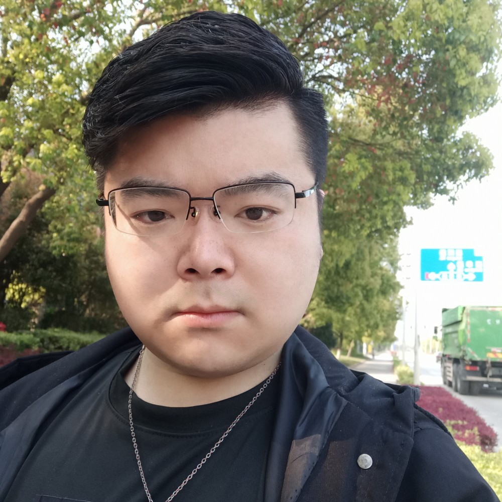 金毛闻乐观的照片