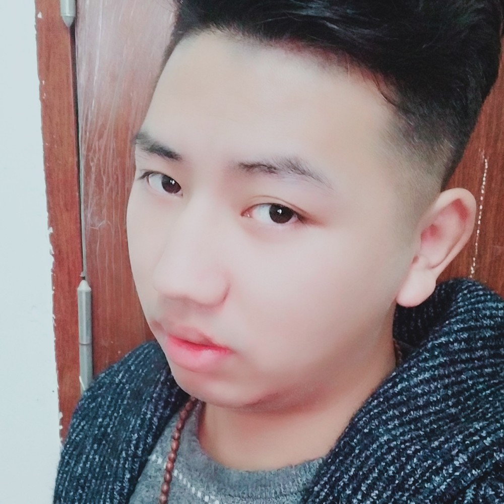 炫耀舞者的照片