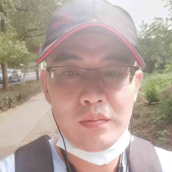 火车笑奋斗的照片