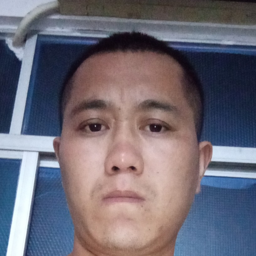 彩色闻小蝴蝶的照片