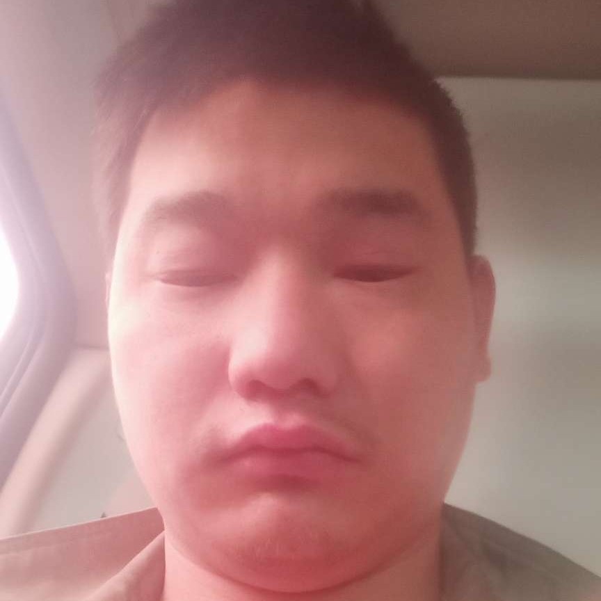 细心凝眸小蚂蚁的照片