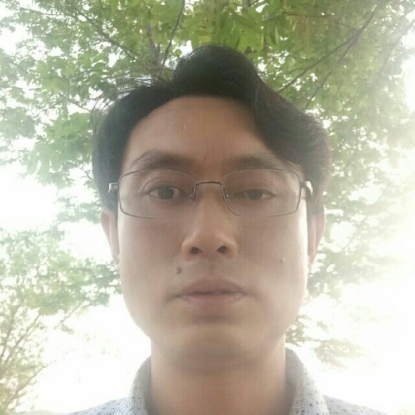舒心苗条的照片