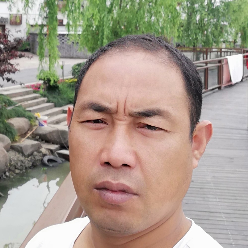 执着的睫毛的照片