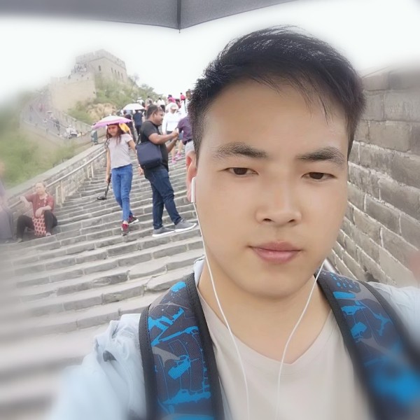 方盒拿闪闪的照片