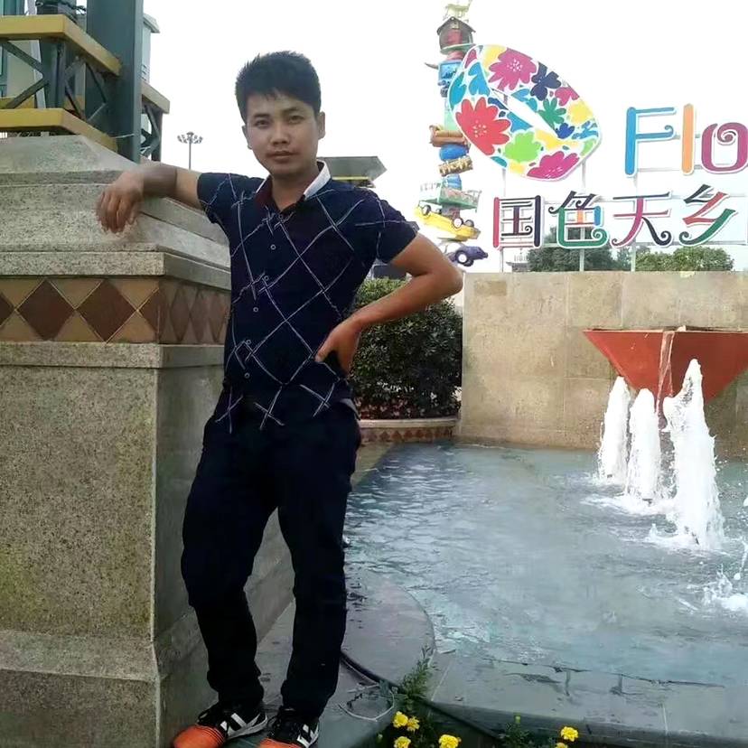 何荣旭的照片