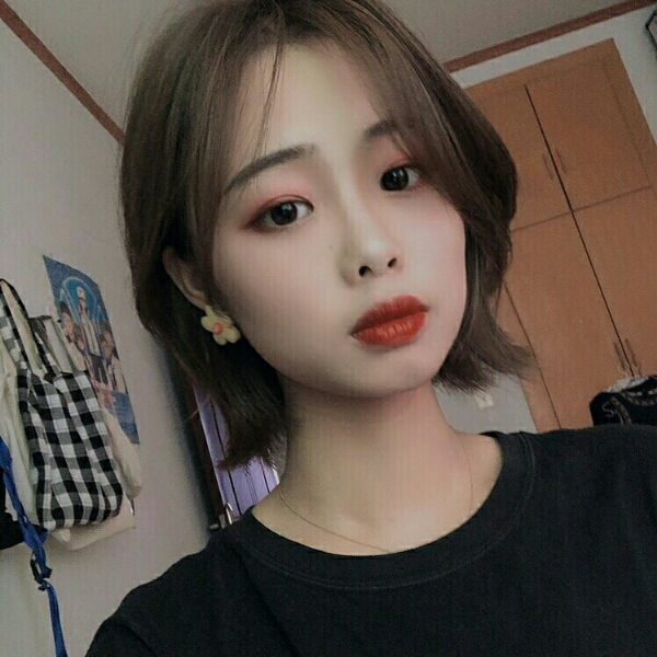 魁梧和向日葵的照片