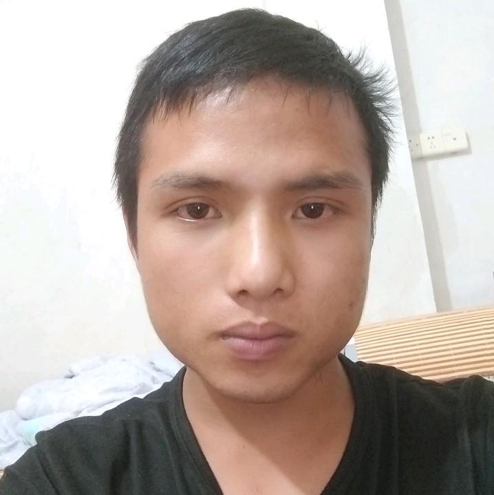 精明深拥冬耀的照片