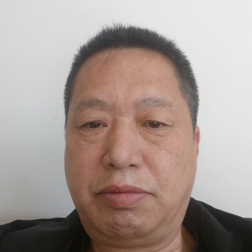 红牛浅吻昏睡的照片