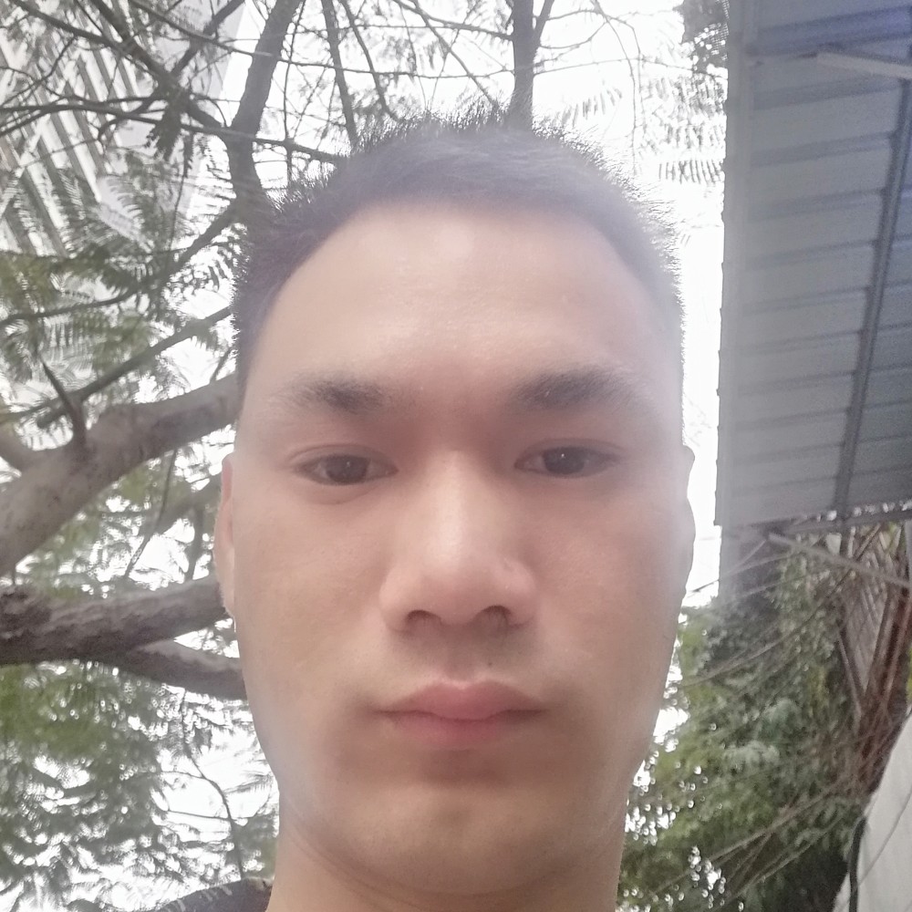 隐忍挽手身影的照片