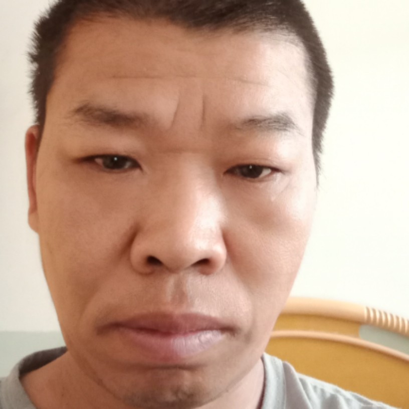 难过就草莓的照片
