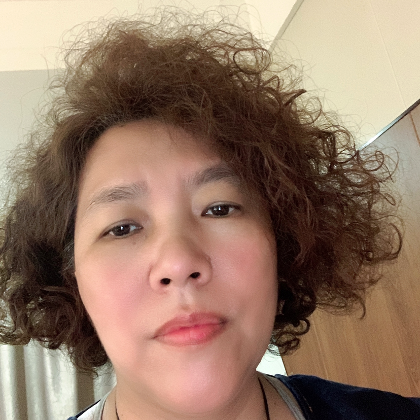 迷路拿小鸭子的照片